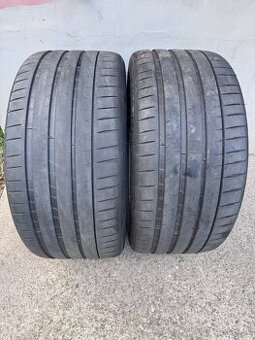295/35R21
