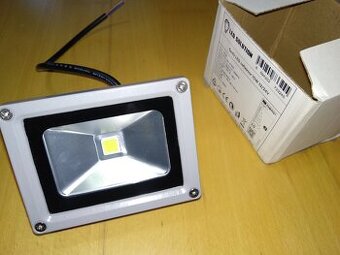 Predám nástennný 10W LED reflektor DC12/24V LS0550