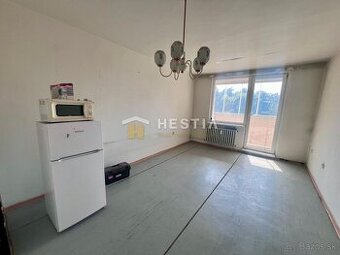 REZERVOVANÉ garsónka s balkónom v Skalici na 2.poschodí s vý