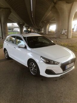 Hyundai Í30 kombi comfort extra 1.4 mpi