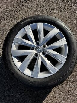 Predam zimné pneumatiky Pirelli 215/55r17