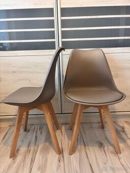 Predám jedálenske stoličky