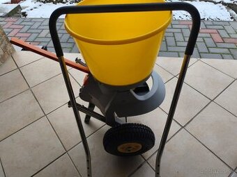 Vozík na posypovu sol