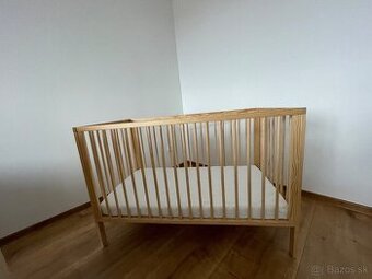 KLUPS Postieľka drevená s vyberateľnými priečkami Frank Natu