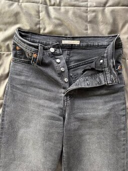 Dámske džínsy Levis