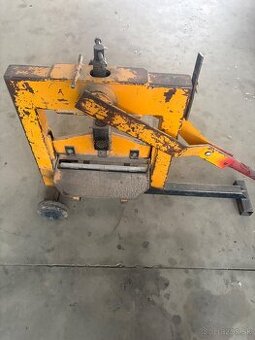 Lámačka na zámkovú dlažbu