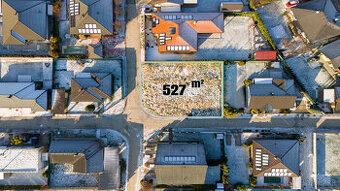 Rožný stavebný pozemok s ideálnou výmerou v Moste pri Bratis