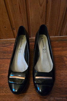 Predám čierne talianske kožené lakované lodičky