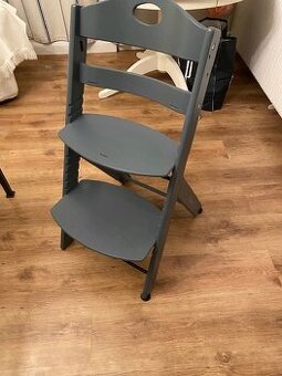 Rastúca detská drevená stolička