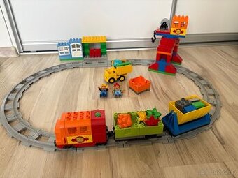 Komplet Lego Duplo elektrický nakladný vláčik