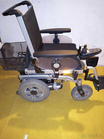 Invalidný elektrický vozík