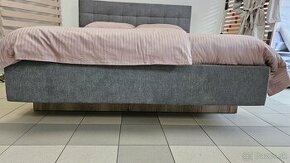 Výstavný kus rámová čalúnená posteľ - 1