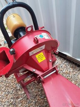 Stiepkovač šnekovy za malotraktor