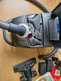 akumulátorový vysávač Hoover ATC 18 LI 5 l vrátane ďalšieho