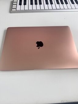 MacBook Air 8GB RAM 256GB SSD Rose Gold (ružový)