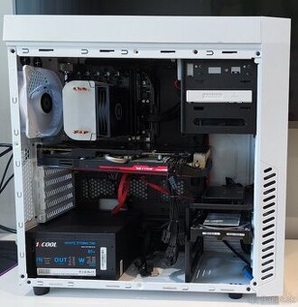 I7 2600, 16gb DDR3, 500gb ssd, R9 390 8gb + monitor