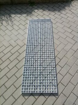 Podlahový rošt 1000×1000 mm 30x2