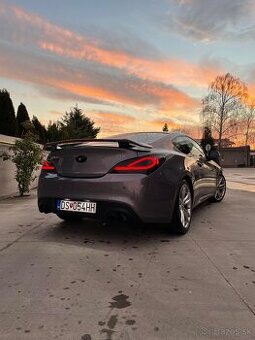 Hyundai Genesis Coupe 2.0T