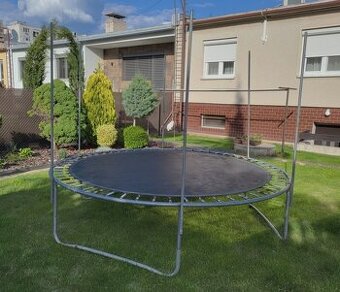 trampolína Jysk
