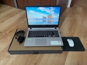 Notebook pre bežných ľudí, deti a seniorov.