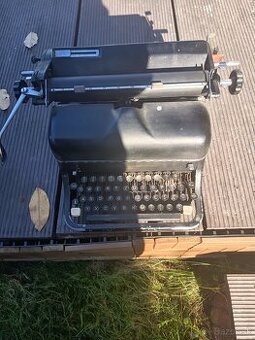 Predám písací stroj