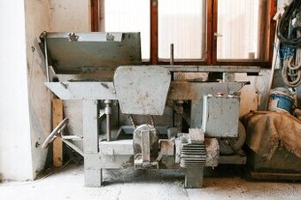 Hobľovačka prepúšťačka