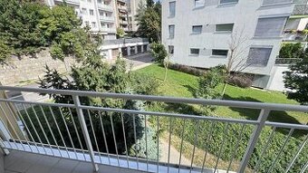 Prenájom 4-izbového bytu na Drotárskej ceste  Ponúkame na pr