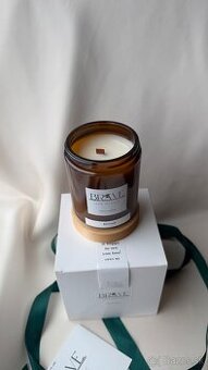 Sójová sviečka v sklenenej nádobe