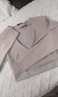 Elegantný croptop