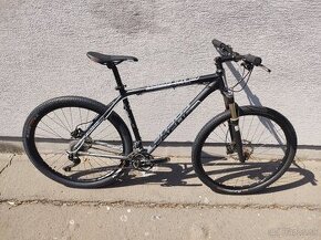 {09} Horský bicykel Focus Black Forest 29r 2.0 (2013)