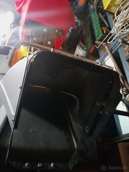 Deflektor zadného vyhadzovania pre traktor Cub Cadet XT1 XT2