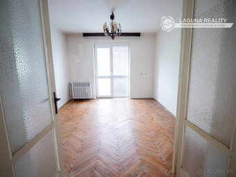 REZERVOVANÉ - 2 Izbový byt s balkónom v pôvodnom stave - Kro