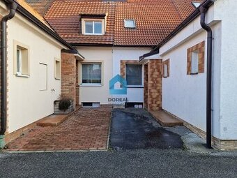 DOREAL /NA PREDAJ 3 IZBOVÝ RD Senica /Kolónia