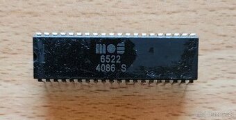 MOS 6522 VIA chip pre floppy Commodore 1541 a Atari 810