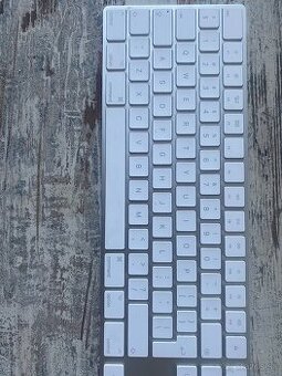 Apple Magic Keyboard.