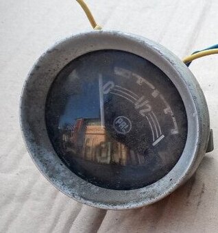 Octavia budík tachometer a palivomer