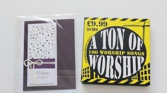 Darcekovy balicek  11, CD v AJ, pohladnica  a nausnice