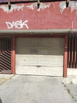 Ponúkam na predaj GARÁŽ na Sídlisku Ťahanovce.