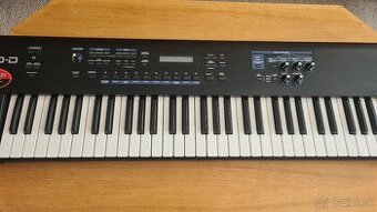 Roland JUNO D
