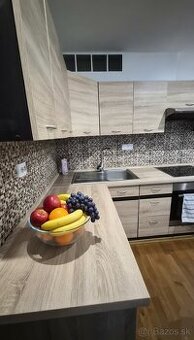 Ponúkam 3 izbový byt s balkónom na prenájom