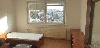 Na prenájom 2 izbový byt v centre - 1