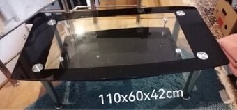 Sklenený konferenčný stolík