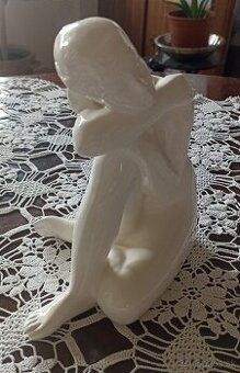 Keramická soska zena