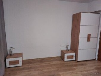Predám skrine, nočné stolíky zdarma