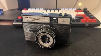 LOMO Smena Symbol – zberateľský analógový fotoaparát + puzdr