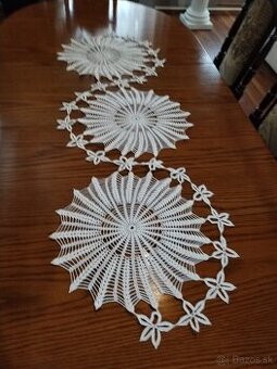 Ručne hačkovaný obrus - nový.