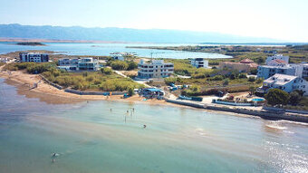 Chorvátsko -Novostavba- Apartmán so záhradou len 50 od mora 