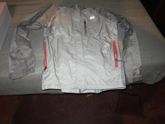 Predam vetrovku detsku.