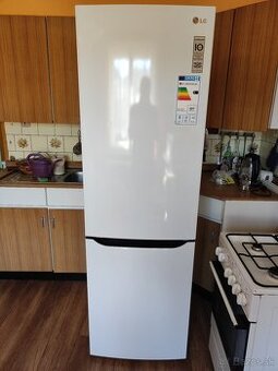 Chladnička s mrazničkou  LG   A+
