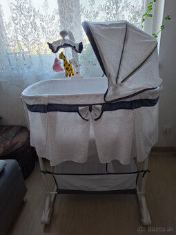 Kolíska, monitor dychu, váha, ohrievač mlieka, fľaše.....